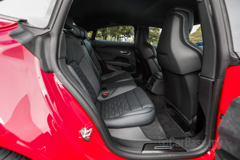 Audi e-tron GT Mk1 (2023) Interior