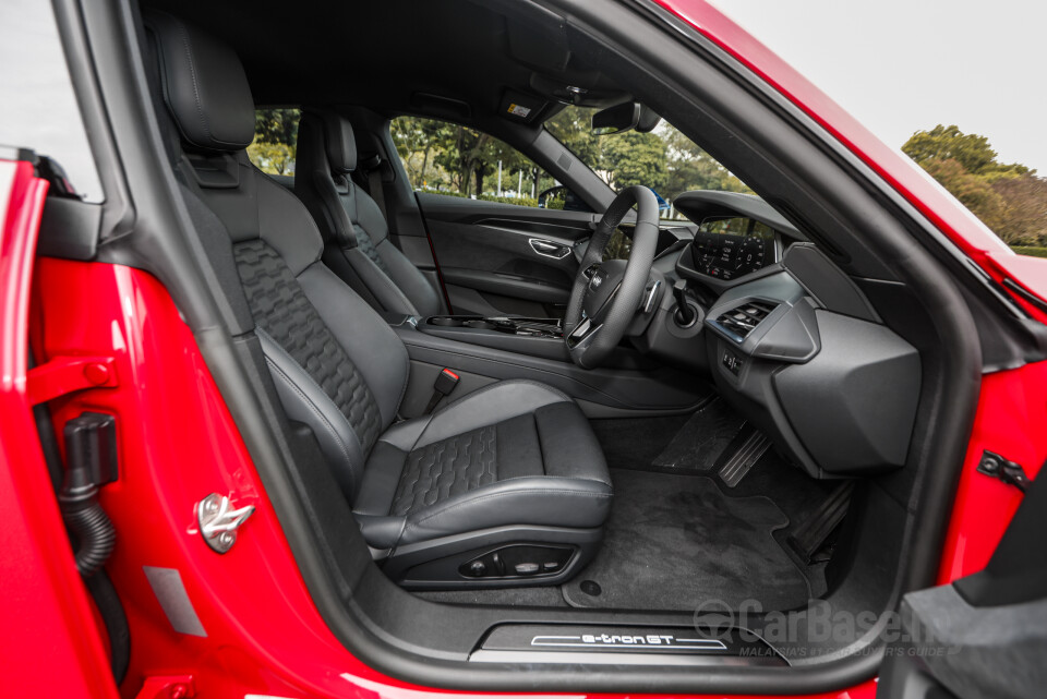 Audi e-tron GT Mk1 (2023) Interior