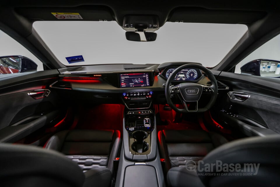 Audi e-tron GT Mk1 (2023) Interior