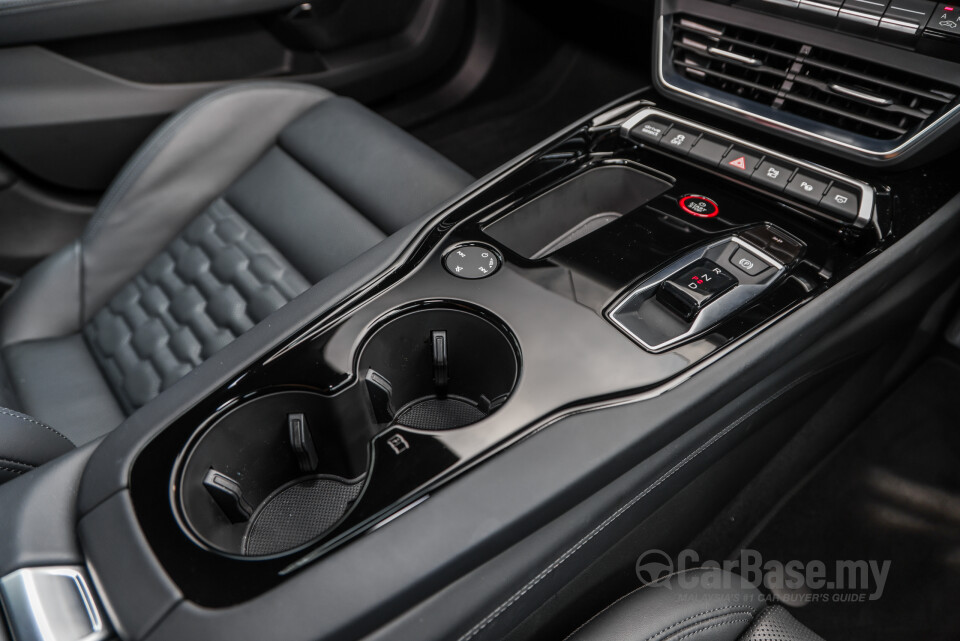 Audi e-tron GT Mk1 (2023) Interior