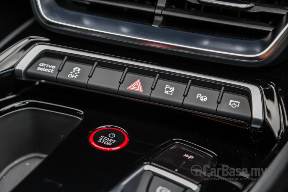 Audi e-tron GT Mk1 (2023) Interior