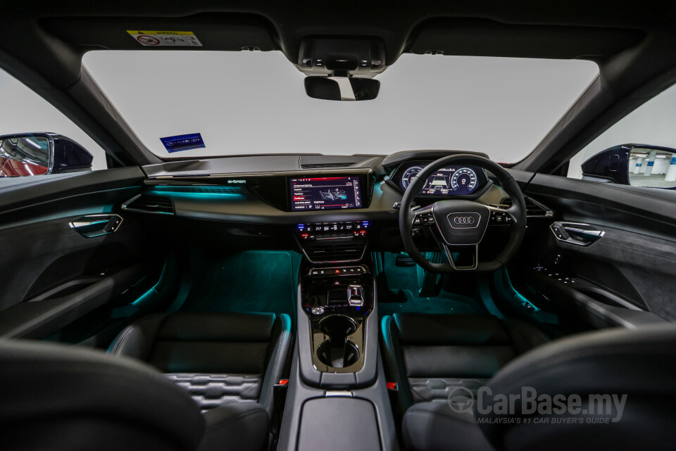 Audi e-tron GT Mk1 (2023) Interior
