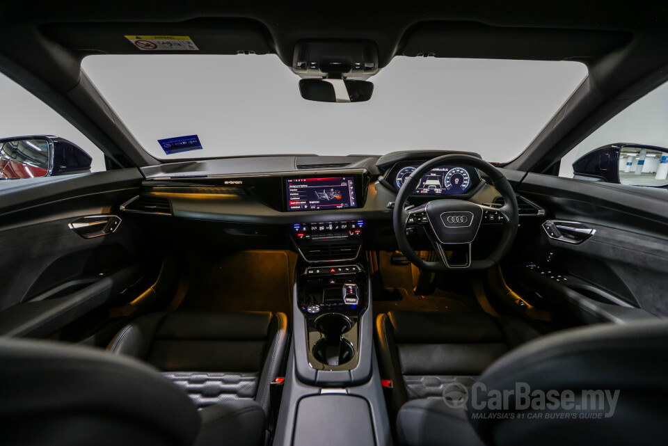 Audi e-tron GT Mk1 (2023) Interior