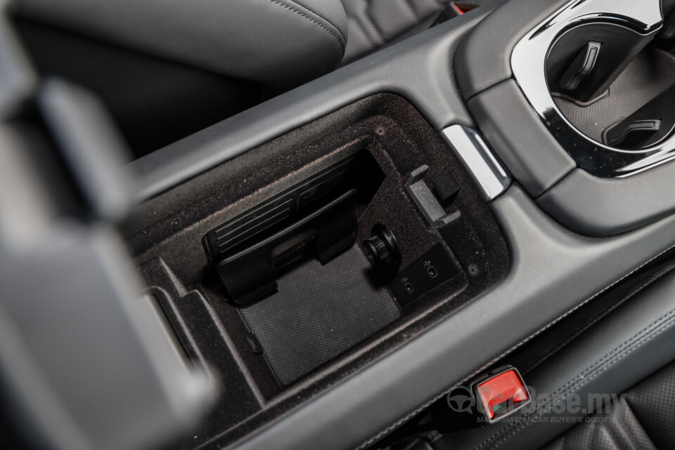 Audi e-tron GT Mk1 (2023) Interior