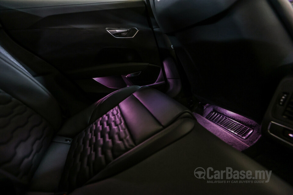 Audi e-tron GT Mk1 (2023) Interior