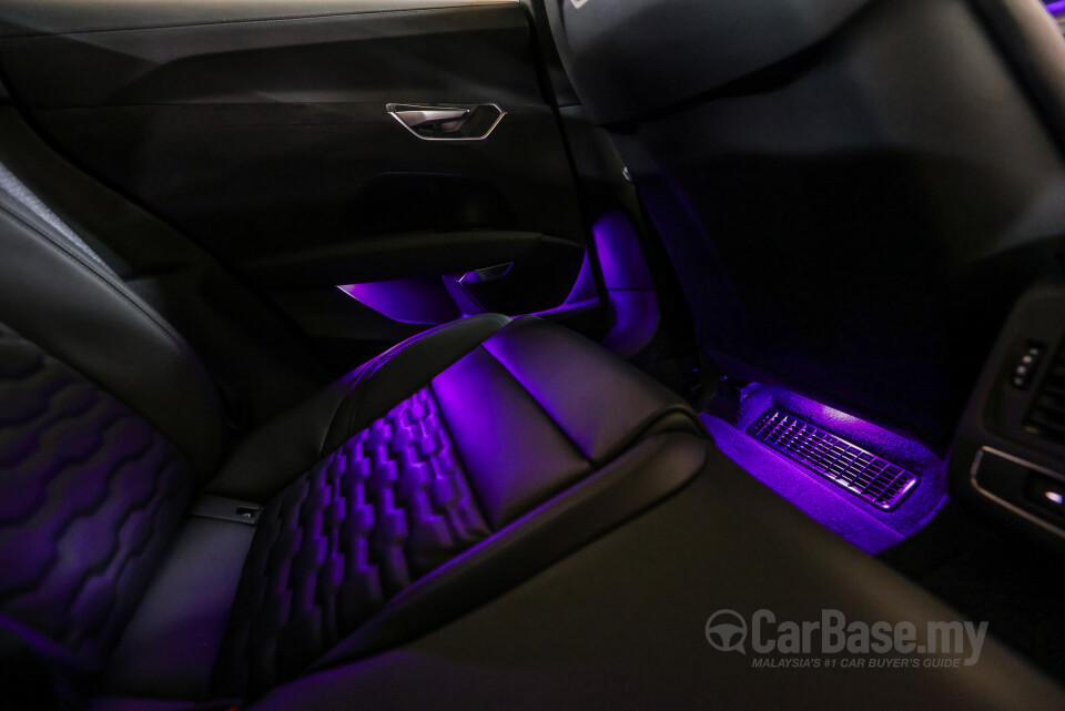 Audi e-tron GT Mk1 (2023) Interior