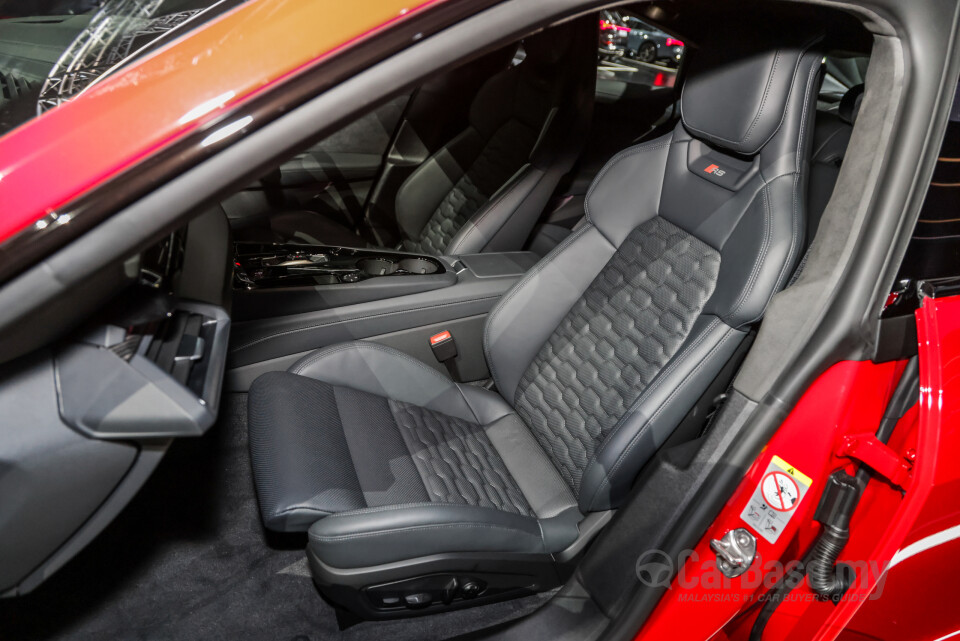 Audi e-tron GT Mk1 (2023) Interior