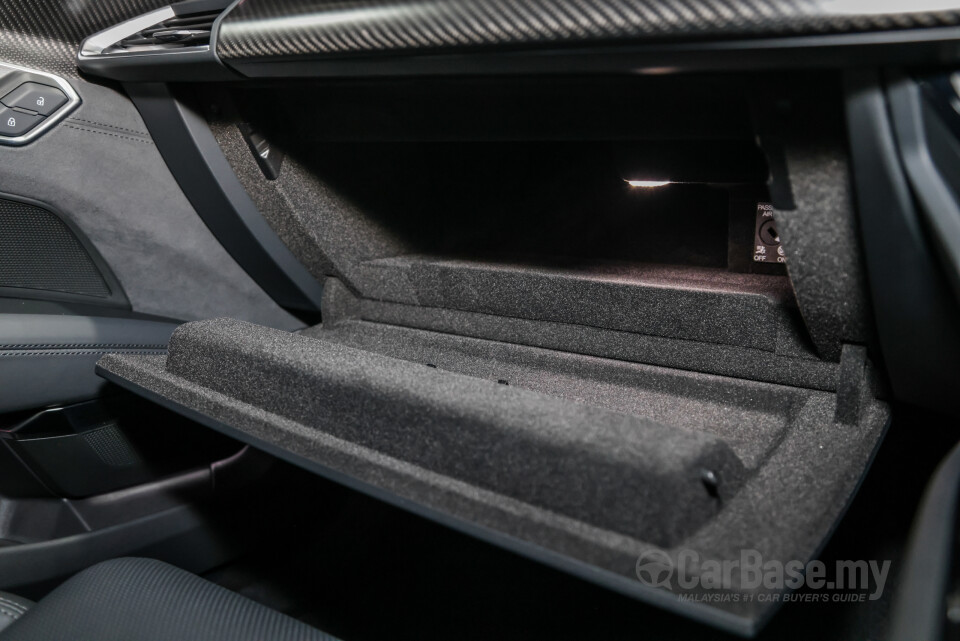 Audi e-tron GT Mk1 (2023) Interior