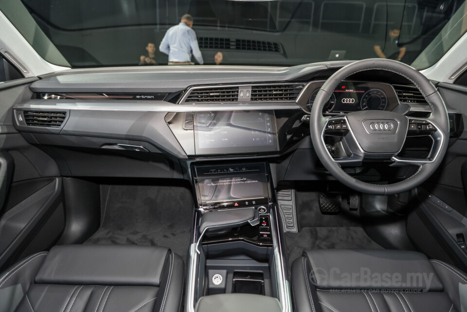 Audi Q8 e-tron Sportback Mk1 (2023) Interior