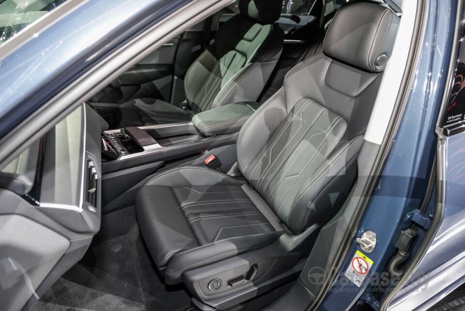 Audi Q8 e-tron Sportback Mk1 (2023) Interior