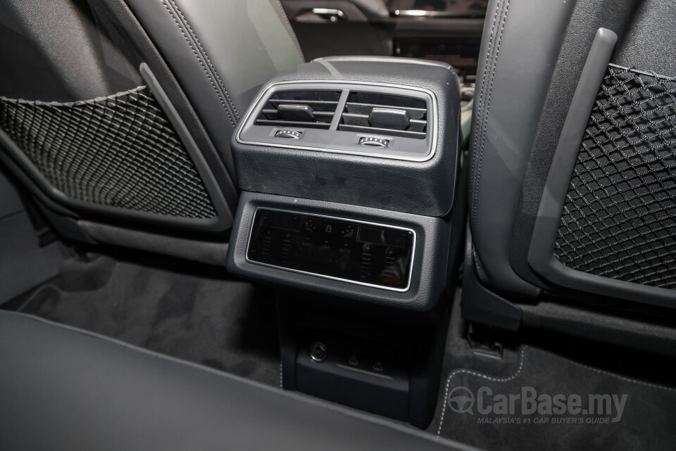 Audi Q8 e-tron Sportback Mk1 (2023) Interior