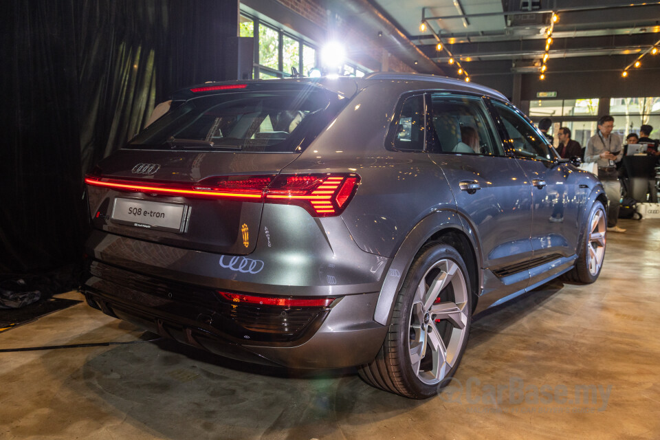 Audi SQ8 e-tron Mk1 (2024) Exterior
