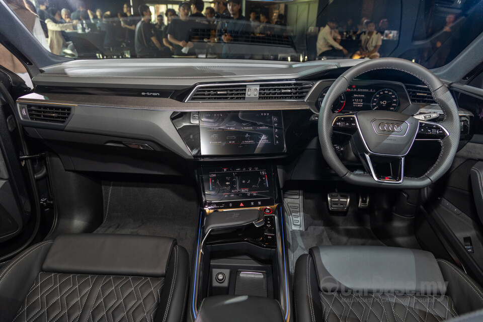 Audi SQ8 e-tron Mk1 (2024) Interior
