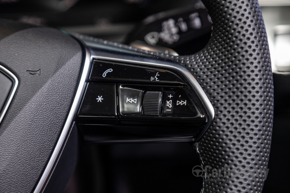 Audi SQ8 e-tron Mk1 (2024) Interior