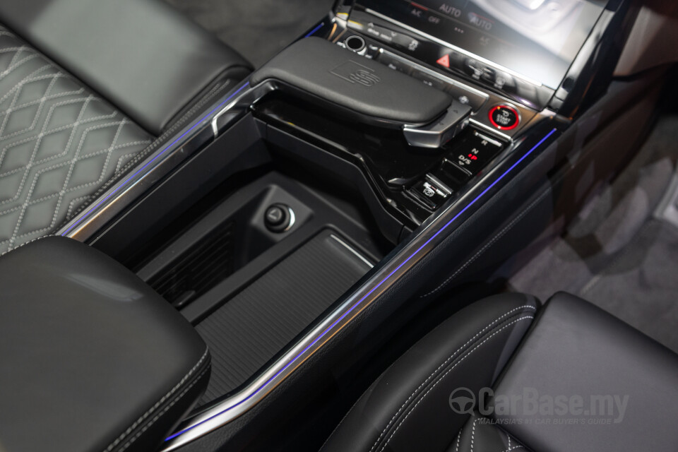 Audi SQ8 e-tron Mk1 (2024) Interior