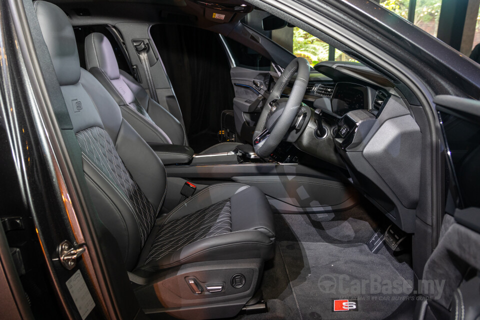 Audi SQ8 e-tron Mk1 (2024) Interior