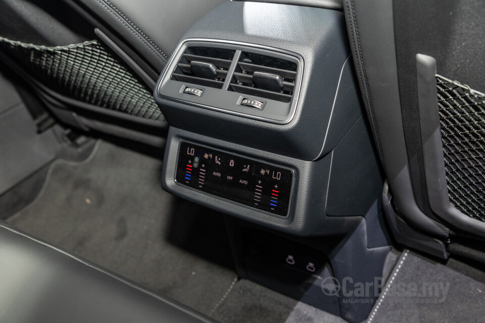 Audi SQ8 e-tron Mk1 (2024) Interior