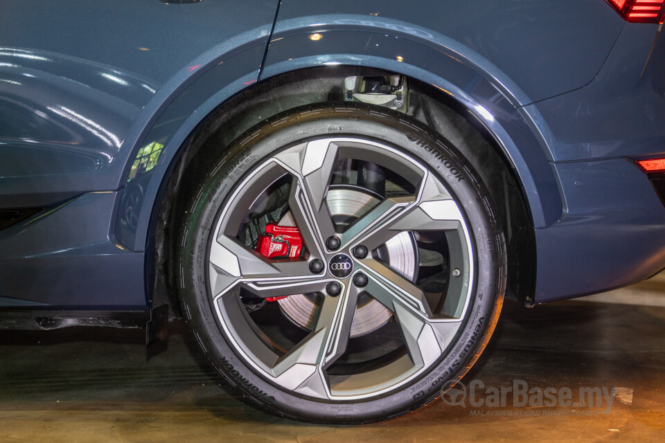 Audi SQ8 Sportback e-tron Mk1 (2024) Exterior