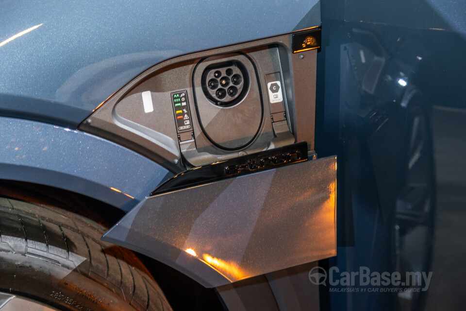 Audi SQ8 Sportback e-tron Mk1 (2024) Exterior