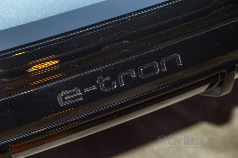 Audi SQ8 Sportback e-tron Mk1 (2024) Exterior