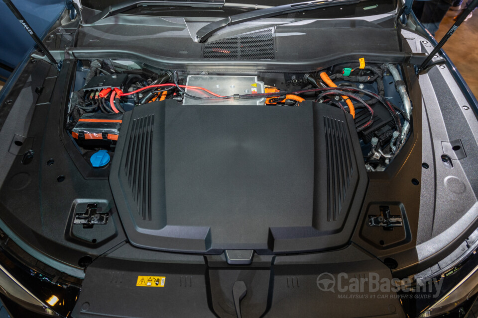 Audi SQ8 Sportback e-tron Mk1 (2024) Exterior
