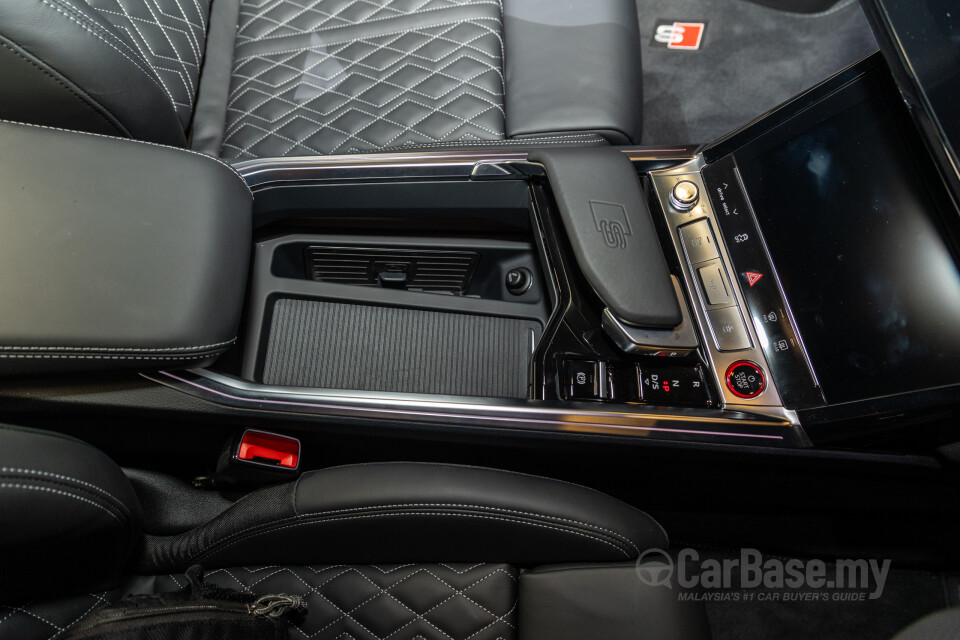 Audi SQ8 Sportback e-tron Mk1 (2024) Interior