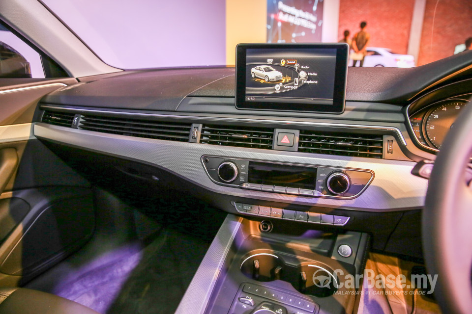 Audi A4 B9 (2016) Interior