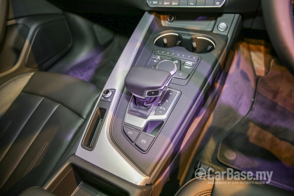 Audi A4 B9 (2016) Interior