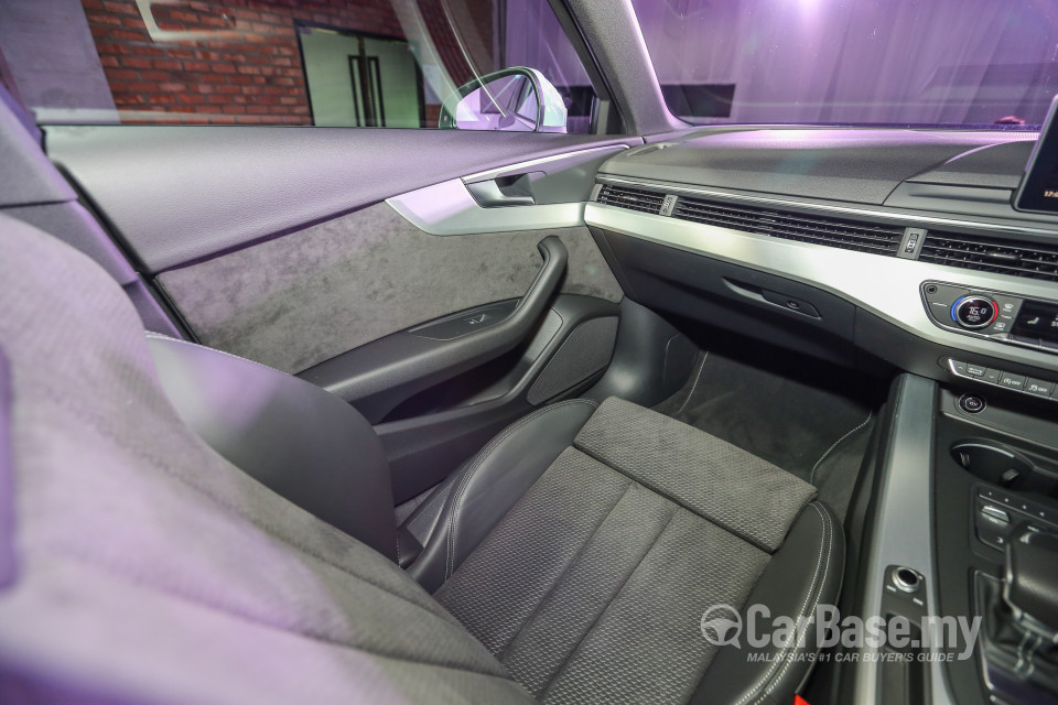 Audi A4 B9 (2016) Interior