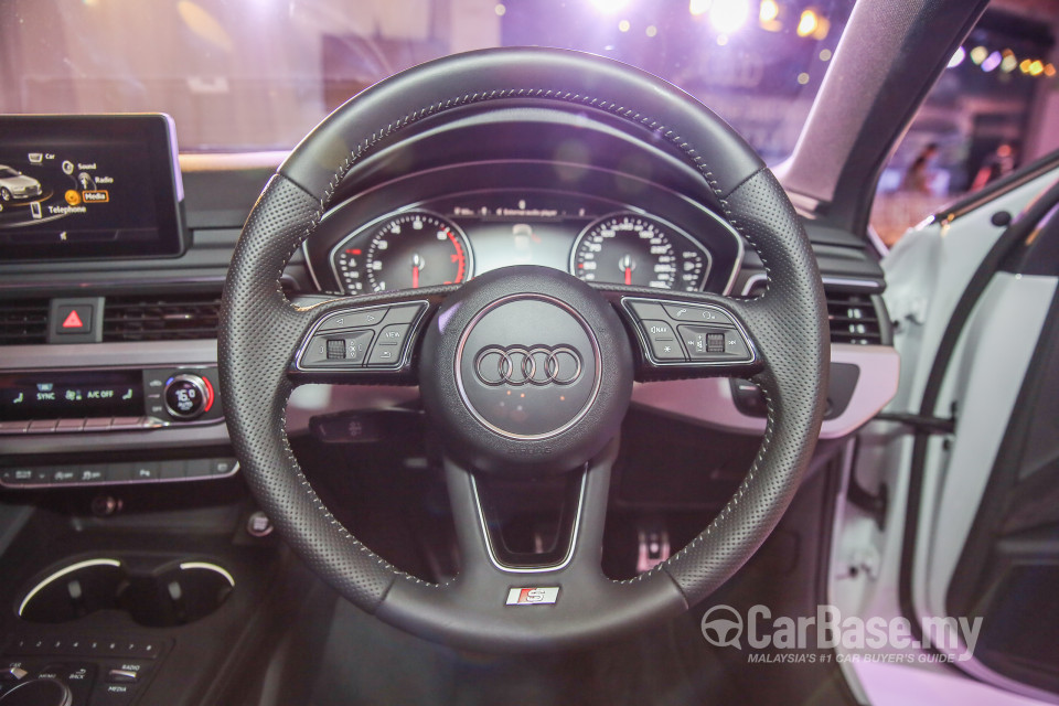 Audi A4 B9 (2016) Interior