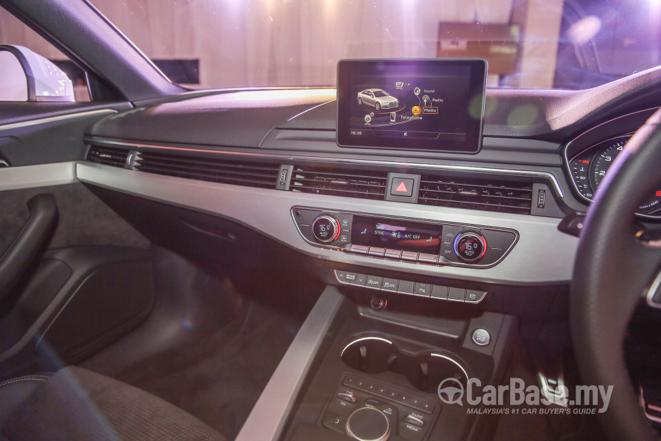 Audi A4 B9 (2016) Interior