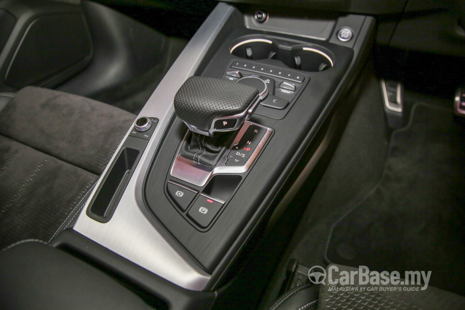 Audi A4 B9 (2016) Interior