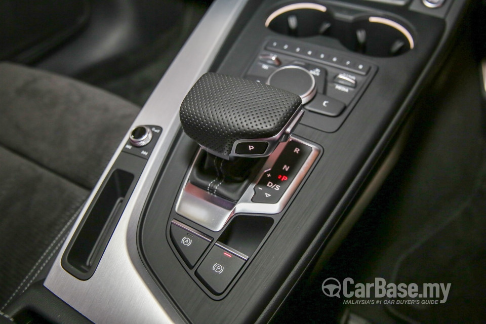 Audi A4 B9 (2016) Interior