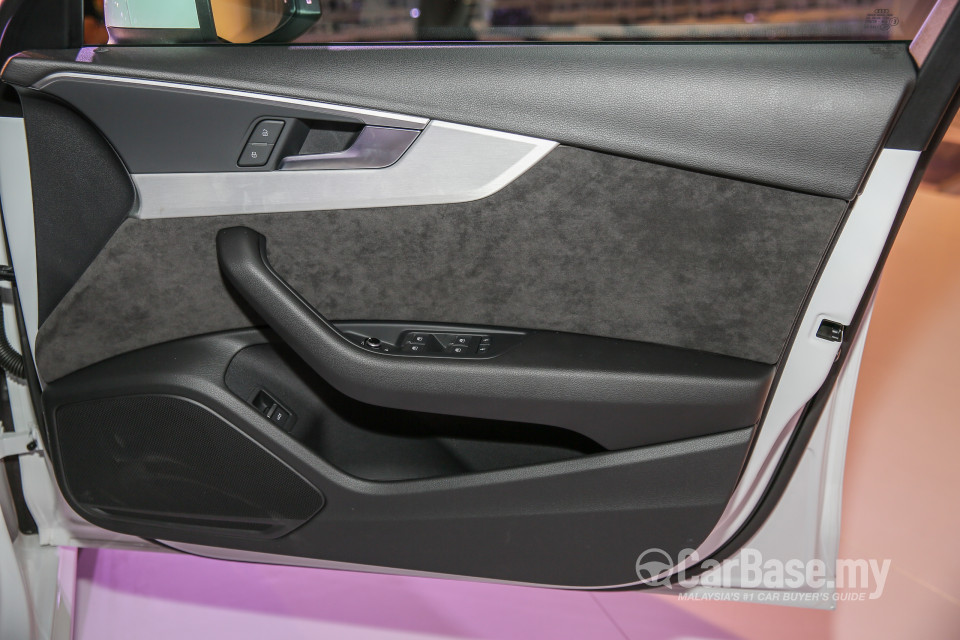 Audi A4 B9 (2016) Interior