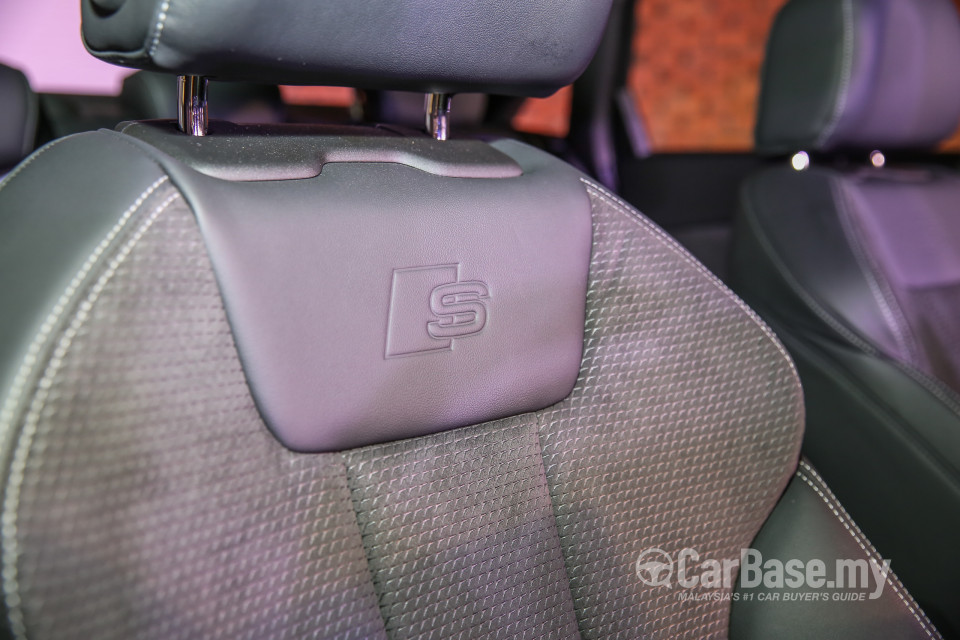 Audi A4 B9 (2016) Interior