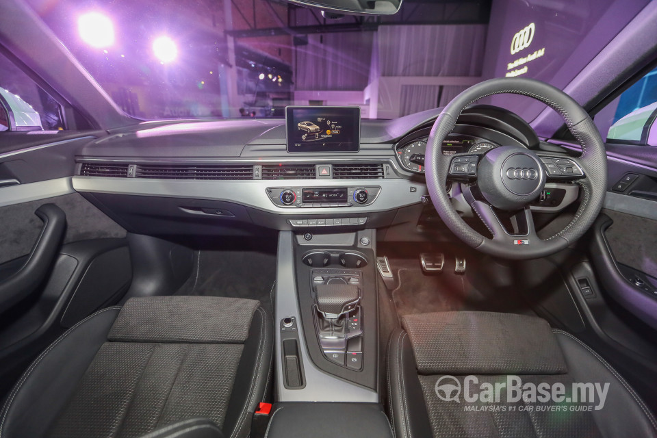 Audi A4 B9 (2016) Interior