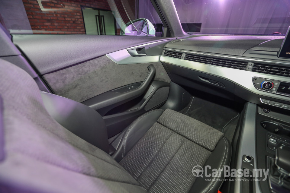 Audi A4 B9 (2016) Interior