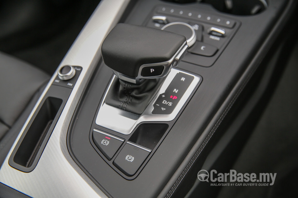 Audi A4 B9 (2016) Interior