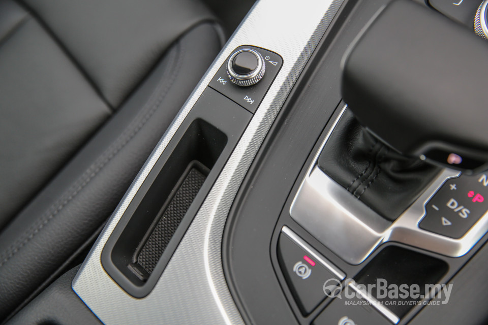 Audi A4 B9 (2016) Interior