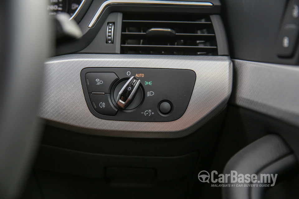 Audi A4 B9 (2016) Interior
