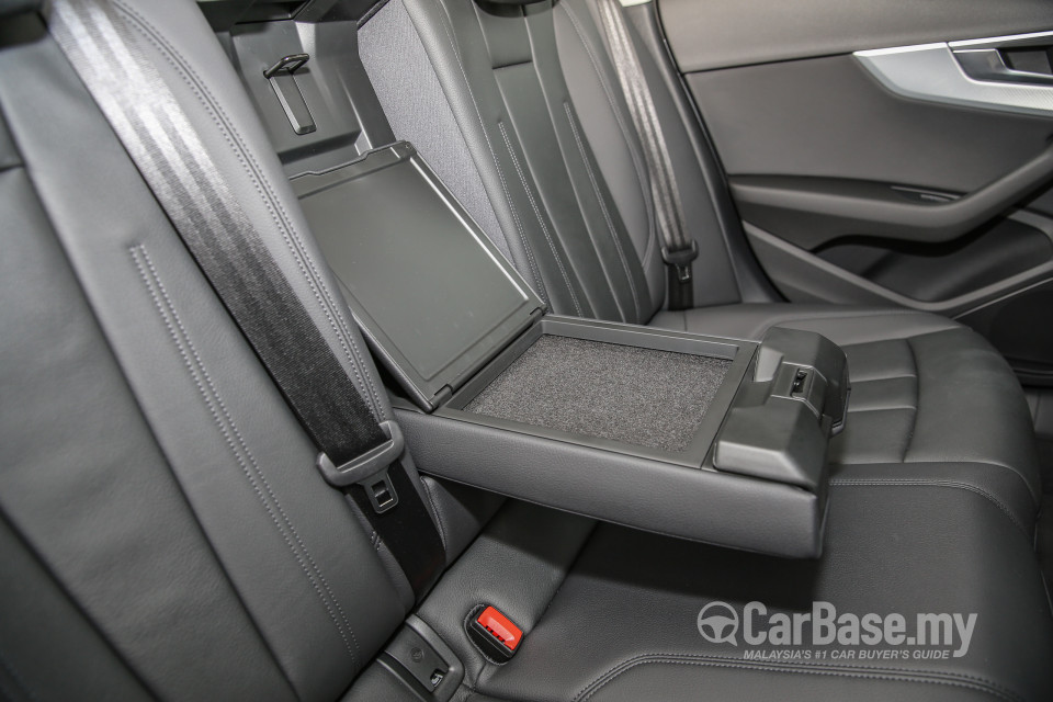 Audi A4 B9 (2016) Interior