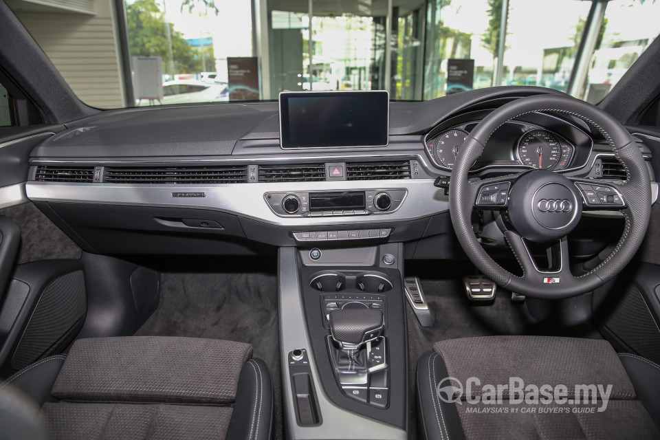 Audi A4 B9 (2016) Interior