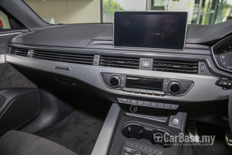 Audi A4 B9 (2016) Interior
