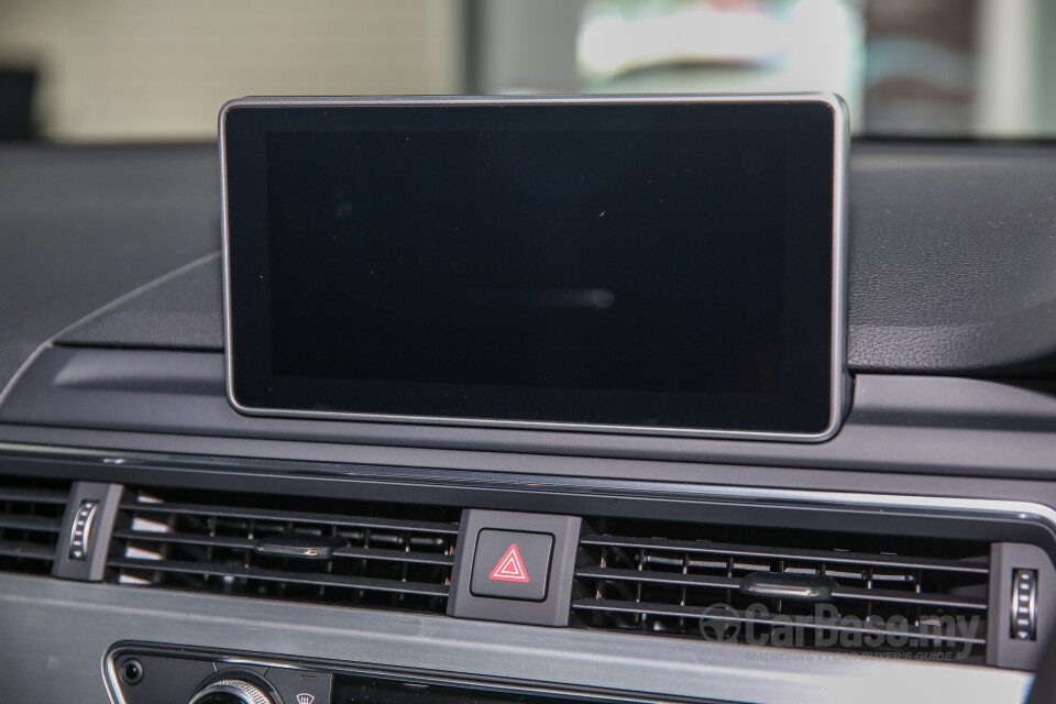 BMW i4 G26 (2022) Interior