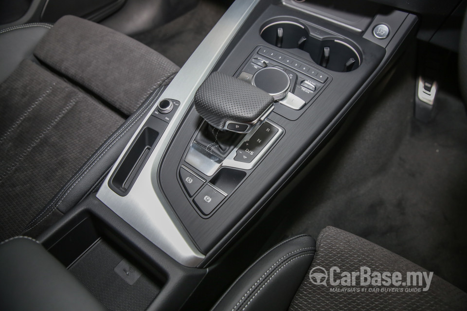 Audi A4 B9 (2016) Interior