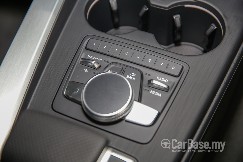Audi A4 B9 (2016) Interior