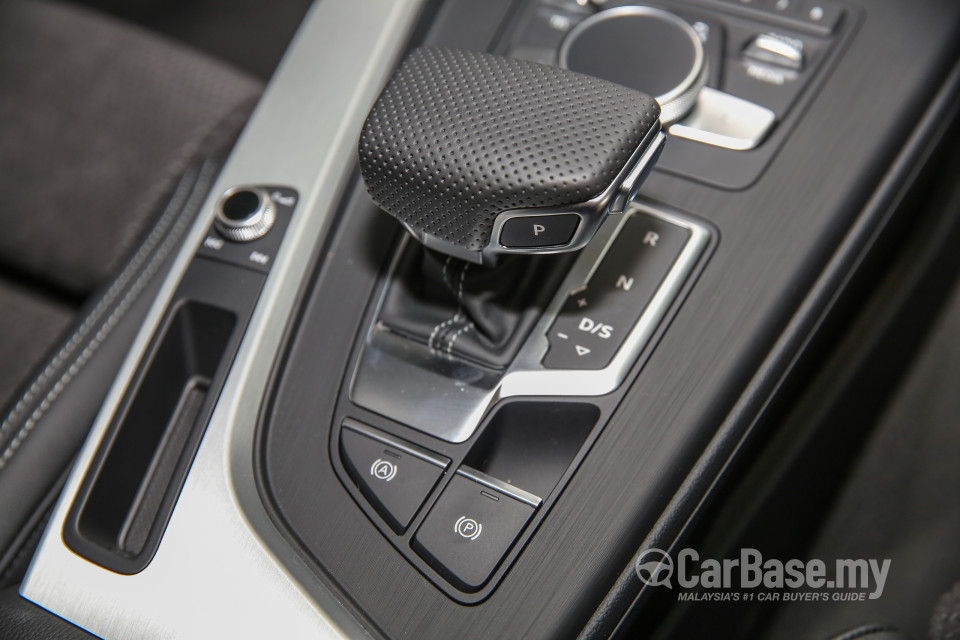 Audi A4 B9 (2016) Interior