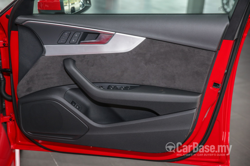 Audi A4 B9 (2016) Interior