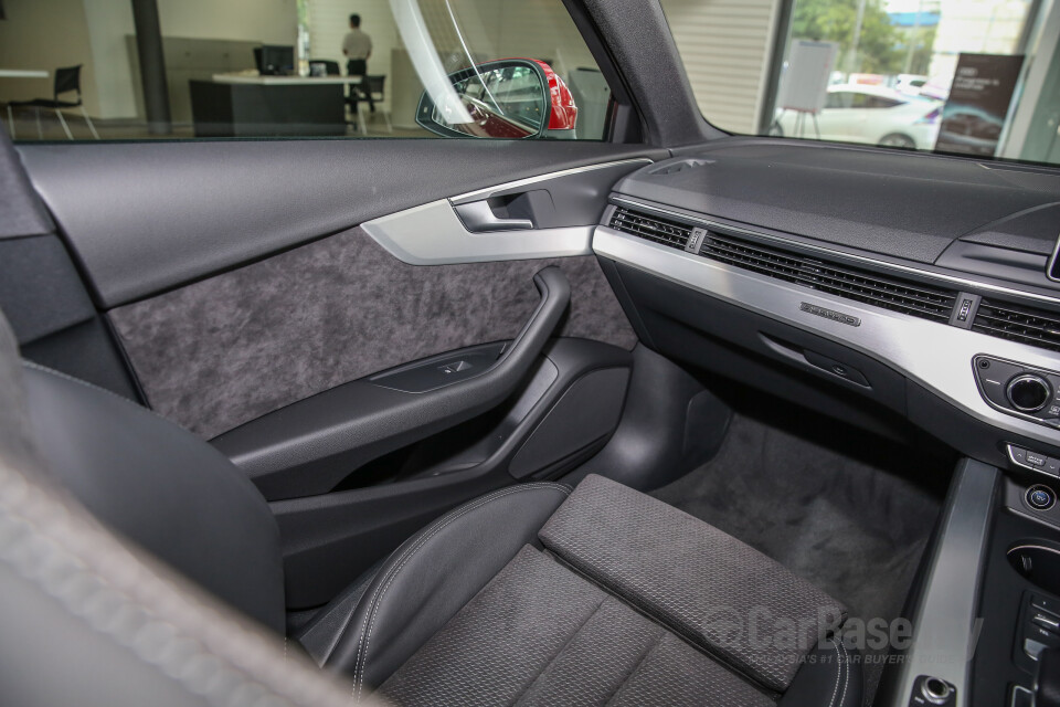 Mercedes-Benz SLC R172 Facelift (2016) Interior