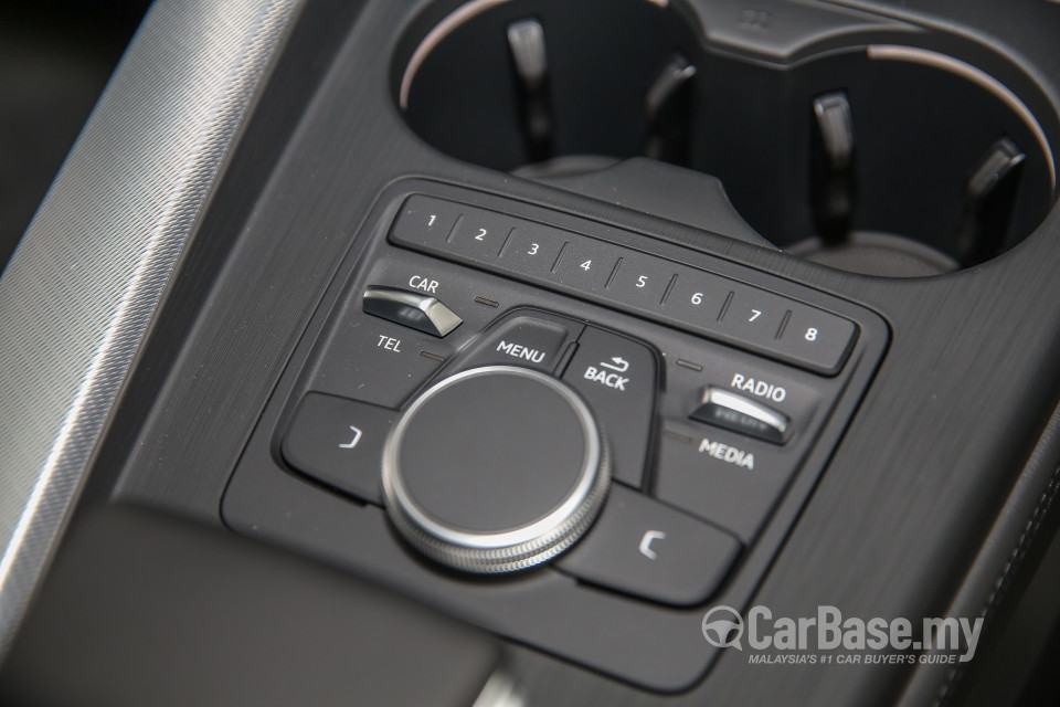 Audi A4 B9 (2016) Interior